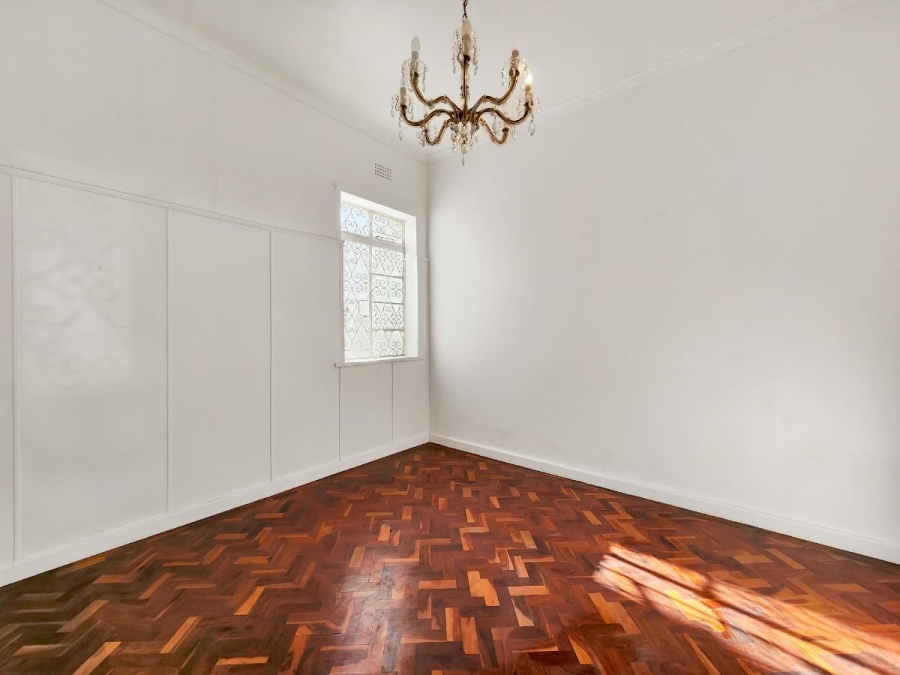 To Let 4 Bedroom Property for Rent in Sea Point Western Cape